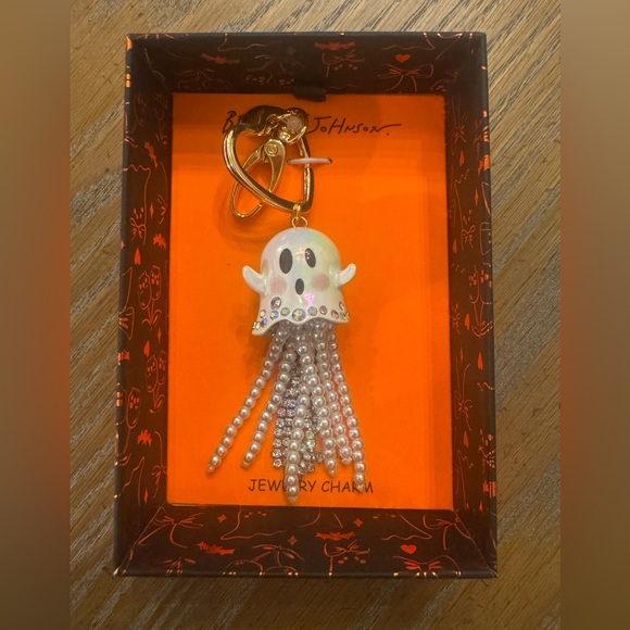 Betsey Johnson Accessories - Betsey Johnson Pearl Glow in the Dark Ghost Keychain